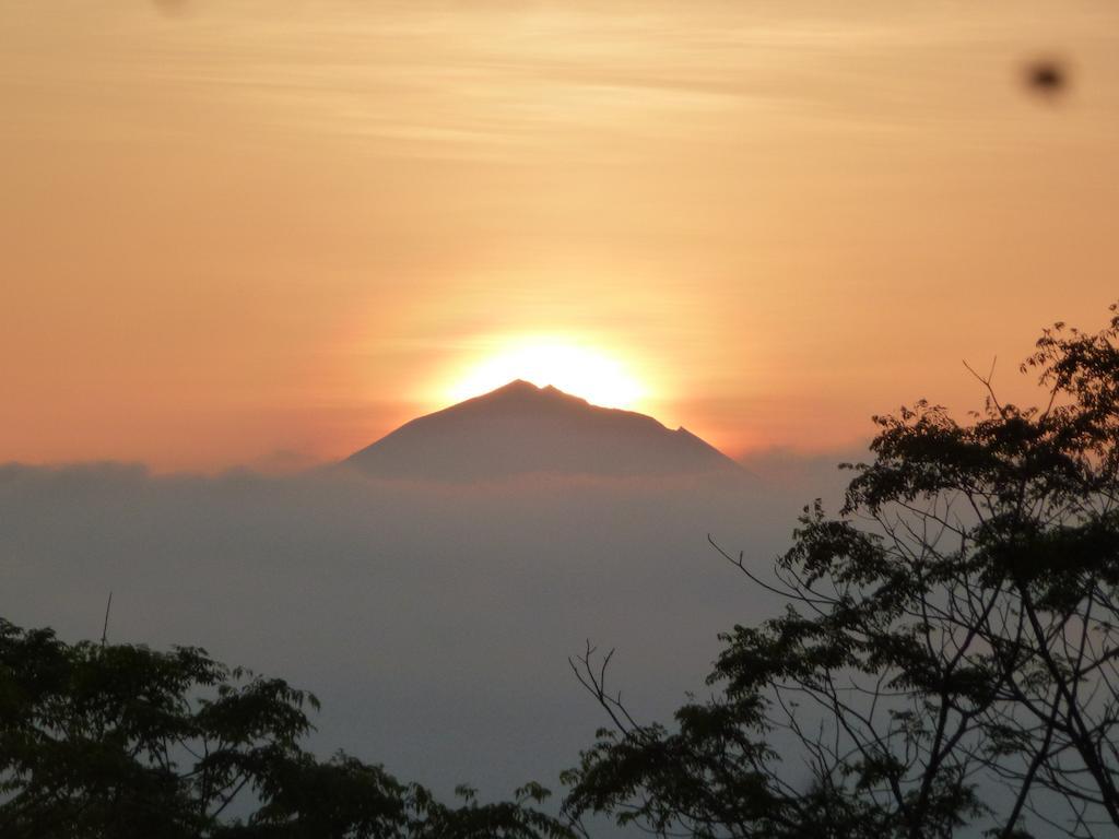 Sang Giri Mountain Tent Resort By Ahm Jatiluwih Esterno foto